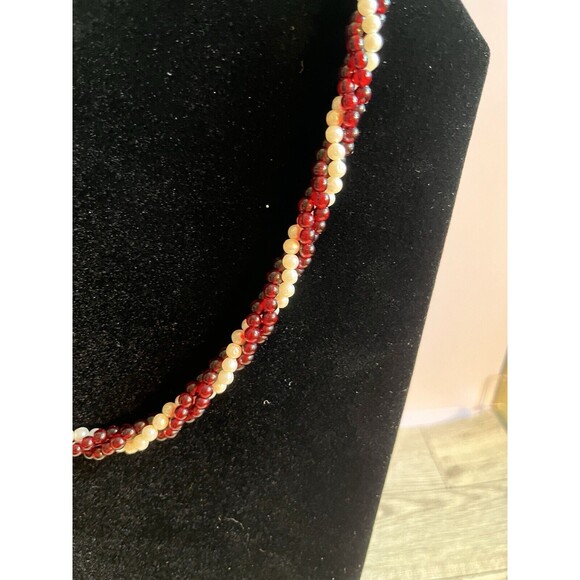 Vintage Avon Opulent Torsade Simulated Garnet and Pearl Twist Necklace 18" - Picture 3 of 6